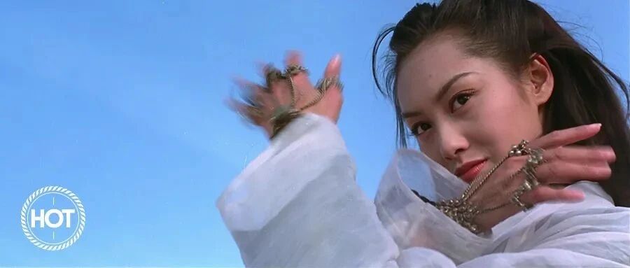 过年就要有过年的样子，穿金戴银闪亮登场