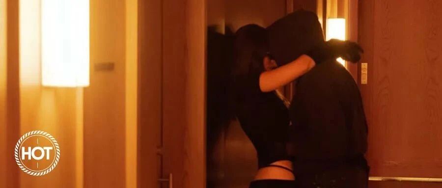 伴娘穿礼服太性感被新娘取消资格、​侃爷公开新恋情