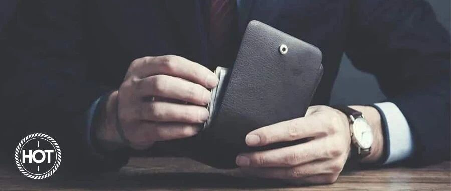 如何优雅地把性感辣妹照藏在钱包里？