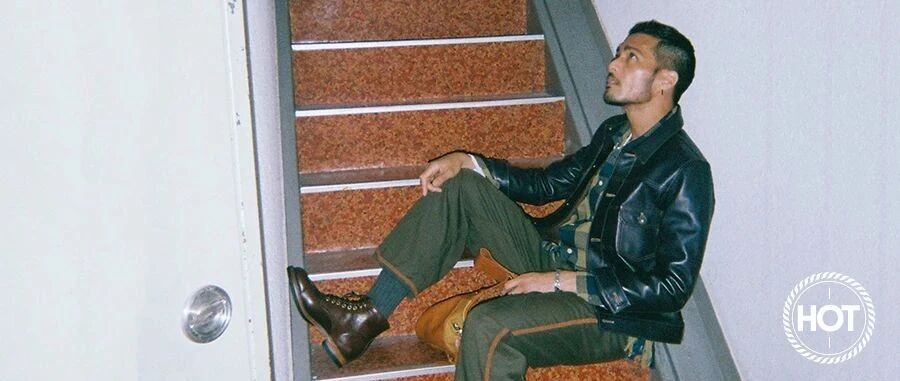 自从穿上了酷酷的皮衣，连前女友都对我重燃欲火