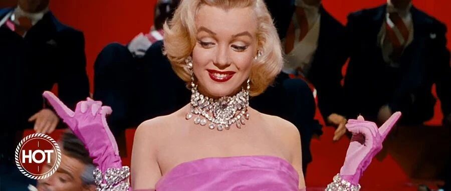 为什么有些人戴的大金链子一下水就会飘起来？