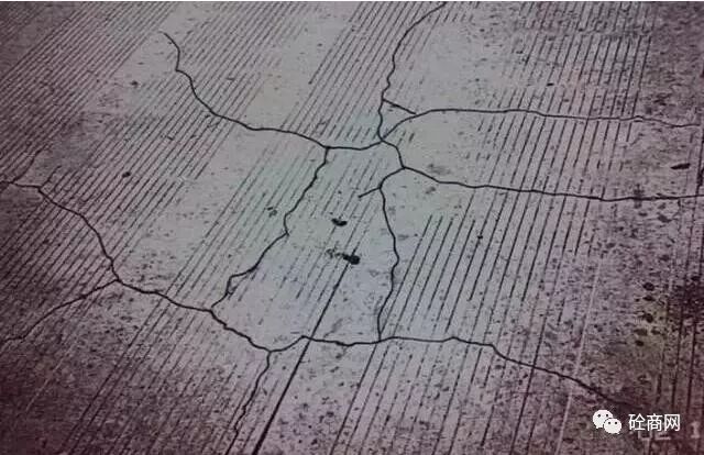 提高混凝土的抗裂,防渗性能,必须采用膨胀混凝土来补偿收缩,现阶段多