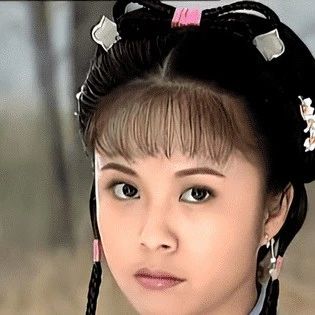 杨若兮:19岁爱上“老渣男”,同居7年被抛弃又做小三,如今退圈带娃!