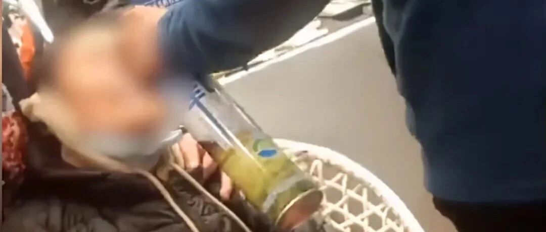 游客九寨沟旅游疑未买玉石被导游骂到浑身抽搐，强买强卖何时休？