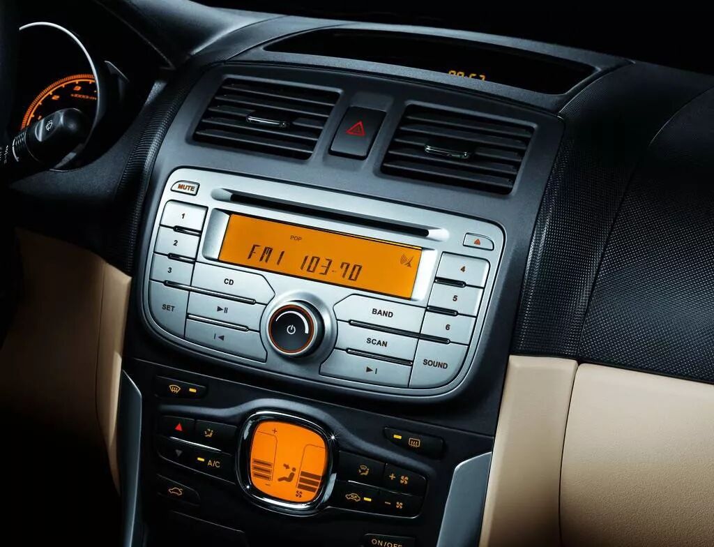 汽车内饰如何塑料感太强，看设计师如何解决的图1