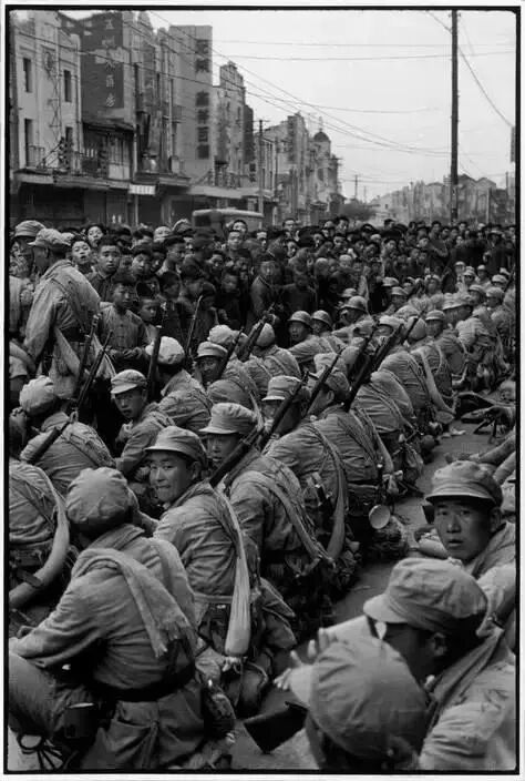 被称为"现代新闻摄影之父"的他,却用文字记录山东解放区_影视聚合站