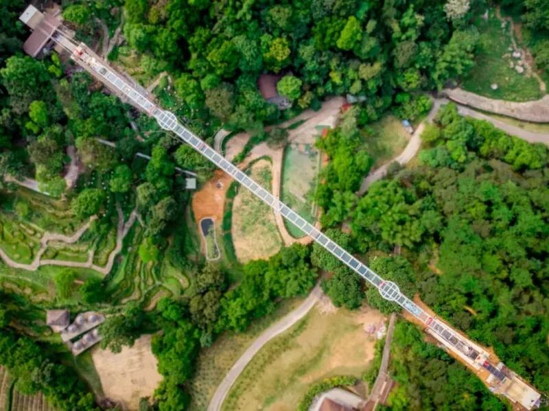 开小灶2019腾讯网友帐篷节打卡二龙山网红玻璃桥与花海