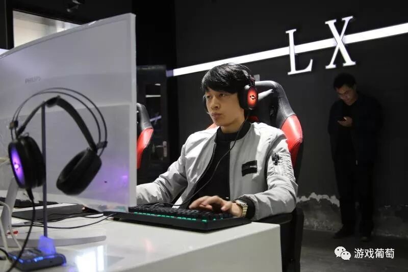 蓝翔组建LX电竞俱乐部，最高地产新闻40万年薪招募电竞数据分析师和经理人
