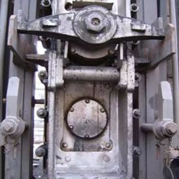 7.63m焦炉炉门框在热态下的更换方案的图2