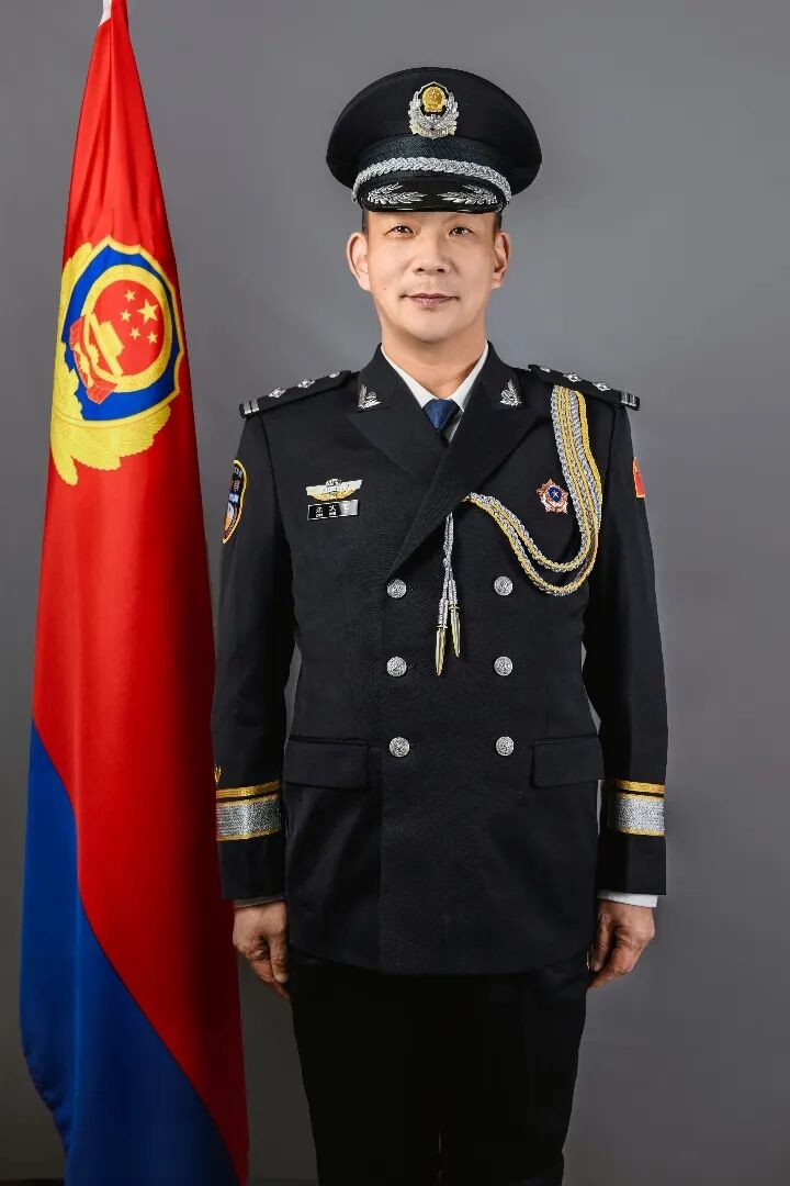 定格从警的你太和公安开展拍摄警礼服纪念照活动