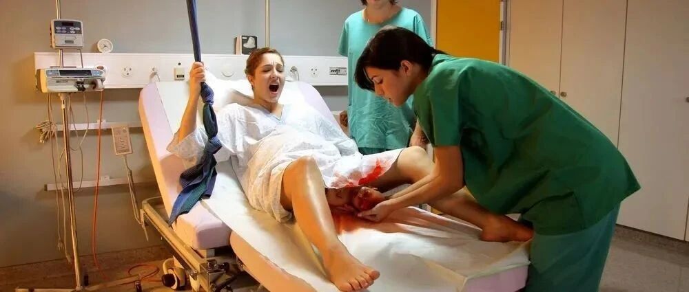 “你生孩子那滩血，恶心得我快吐了！”让老公陪产就是在逼他离婚？