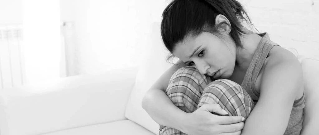 22岁月经淋漓不尽，妇科医生不给我开止血药却开了“避孕药”？