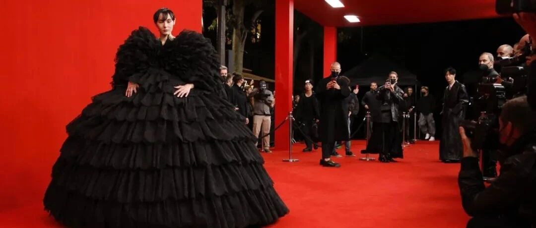 唐霜专栏 |  如何理解巴黎世家？