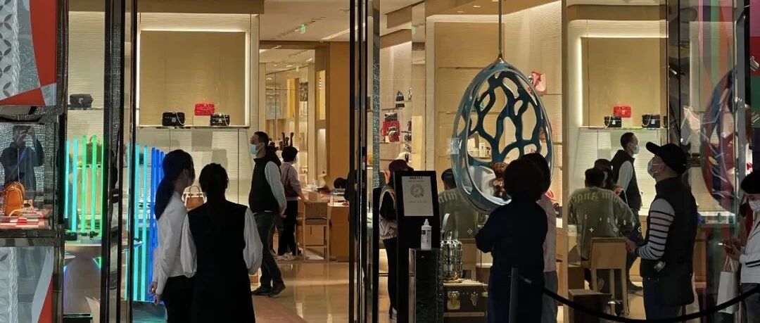 LVMH财报速递 | LV、Dior等时装皮具部门去年卖了超过300亿欧元