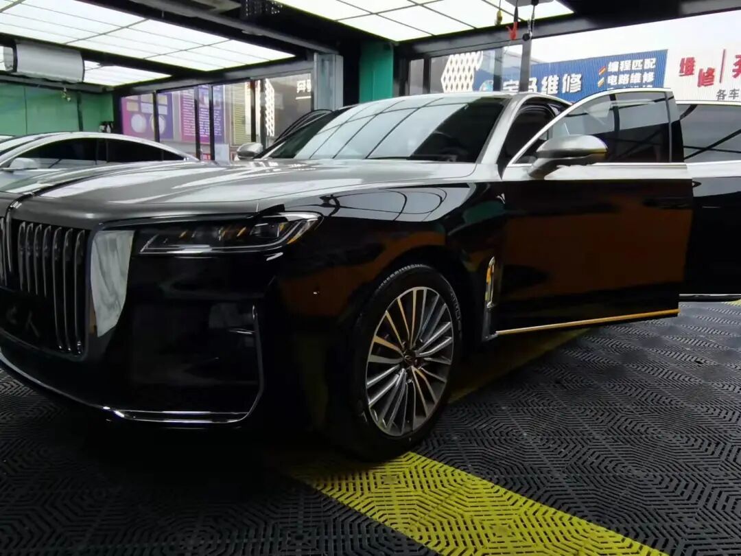 改色案例鉴赏气势如虹的红旗h9香槟金双拼色