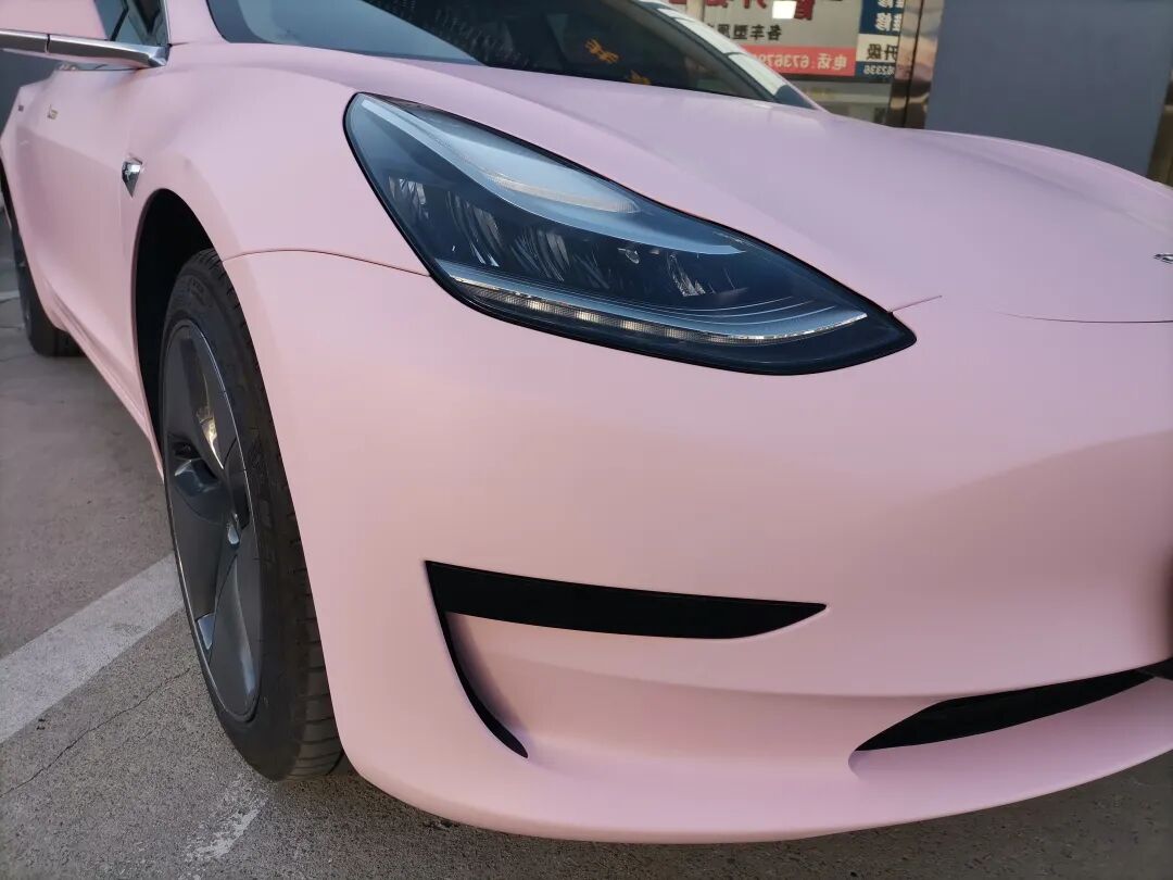 改色案例鉴赏特斯拉的model3消光樱语粉贴膜改色