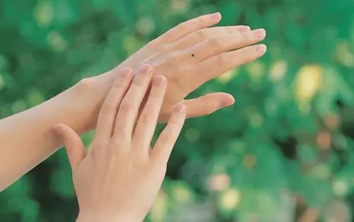 手掌图解男性_手掌图解男左女右_手掌痣相图解男