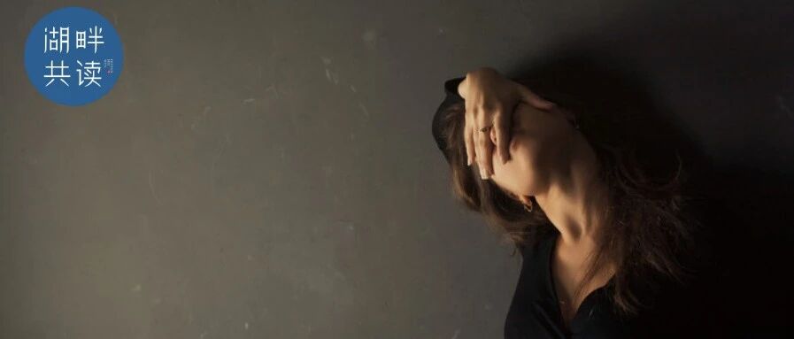 娱乐圈再曝新瓜：三男一女玩“多人运动”，现场画面曝光，内容不堪入目