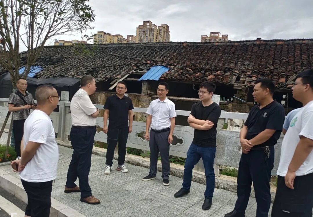 街道党工委副书记,办事处主任全再东同住建局协调城北社区路段中心