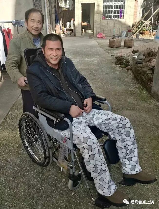【点赞】丈夫瘫痪心灰意冷3年未出大门 妻子不离不弃用爱诠释真情!