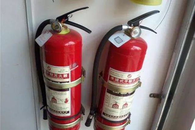 关于灭火器的使用、检查和保养