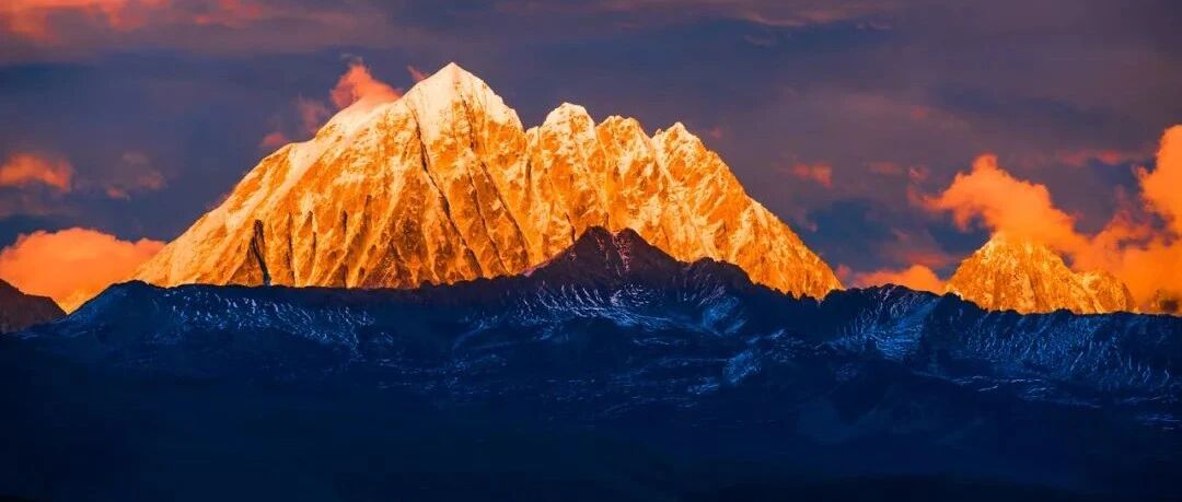 雅拉徒步穿越，邂逅东方白牦牛“莲花”山