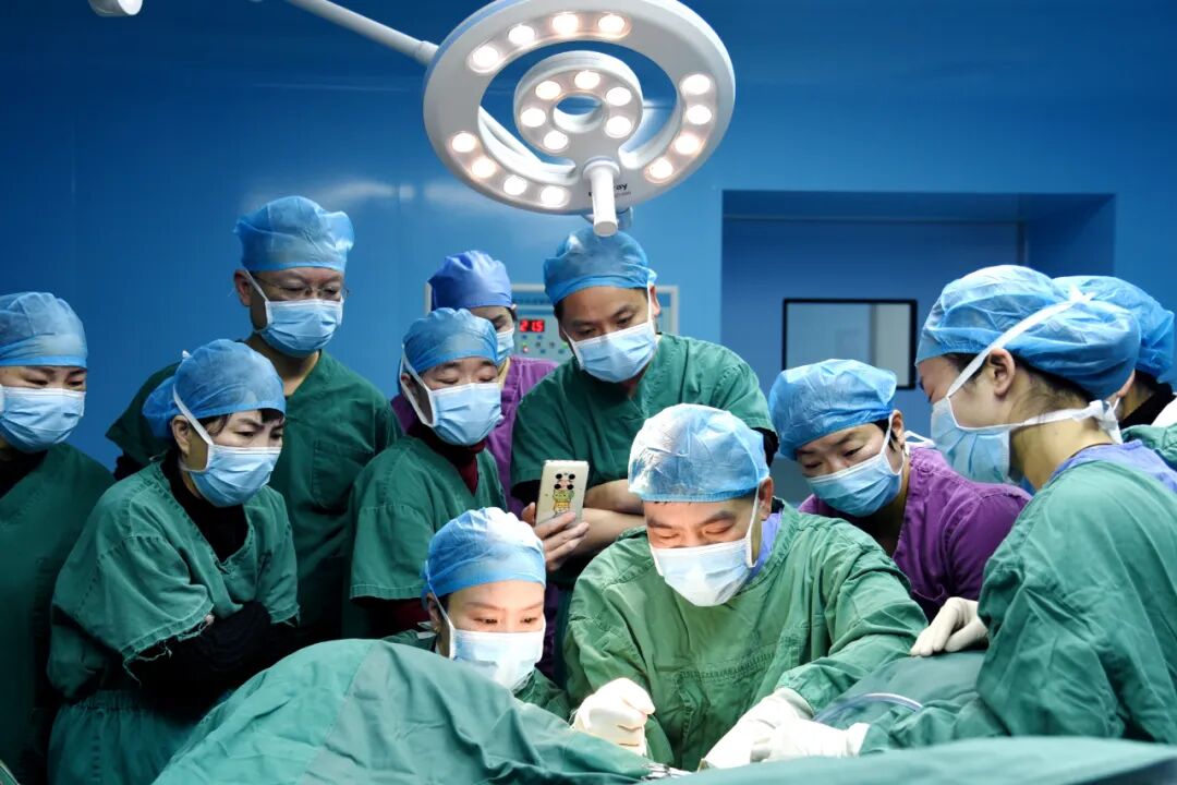 尿道张力过强怎么办【卓越医疗】解决患者难以启齿的漏尿尴尬——全县首例经闭孔尿道中段无张力悬吊术在我院妇科成功开展_https://www.jmylbn.com_新闻资讯_第3张