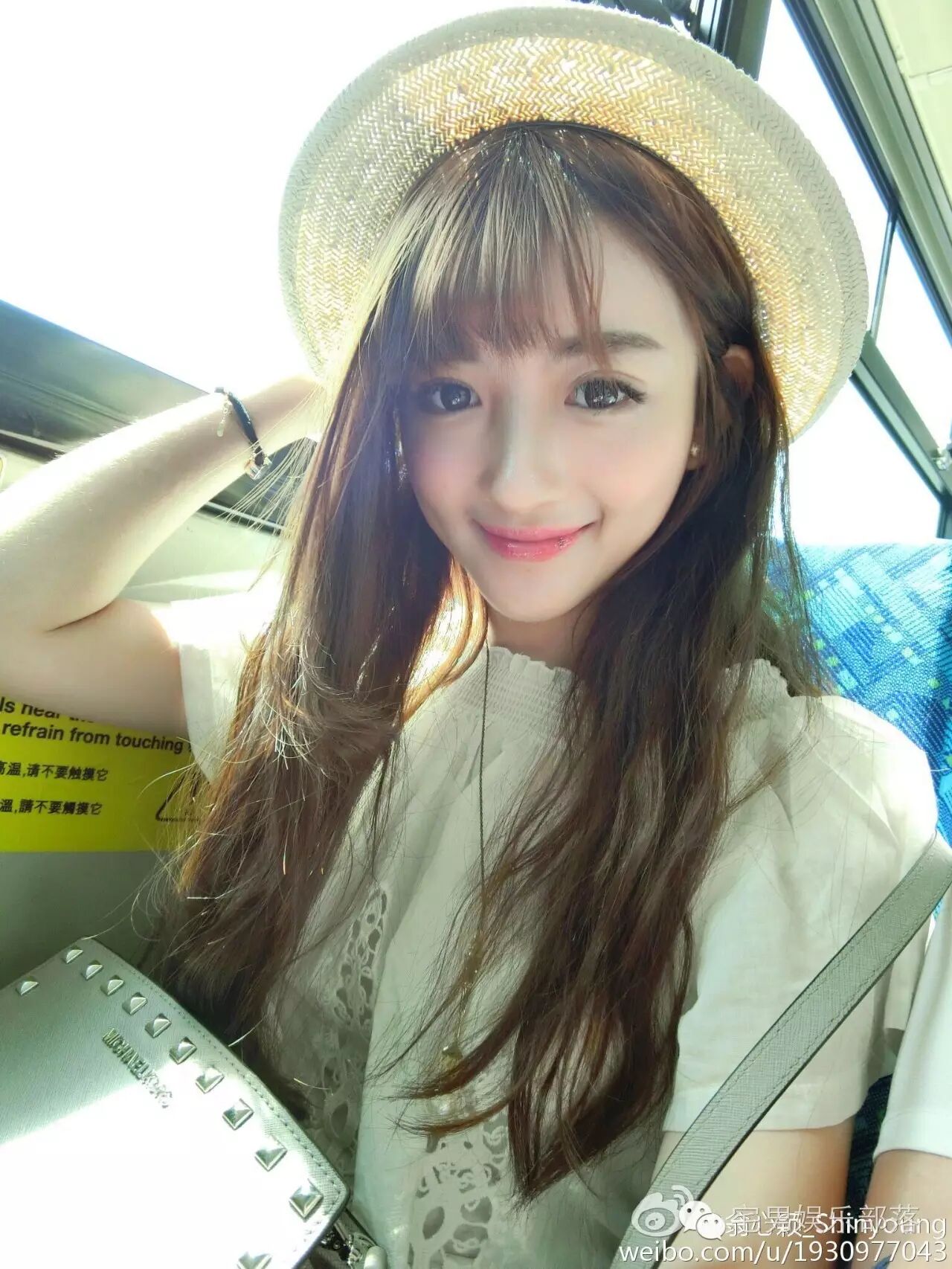 翁心颖shinyoung传媒校花灵气私房照
