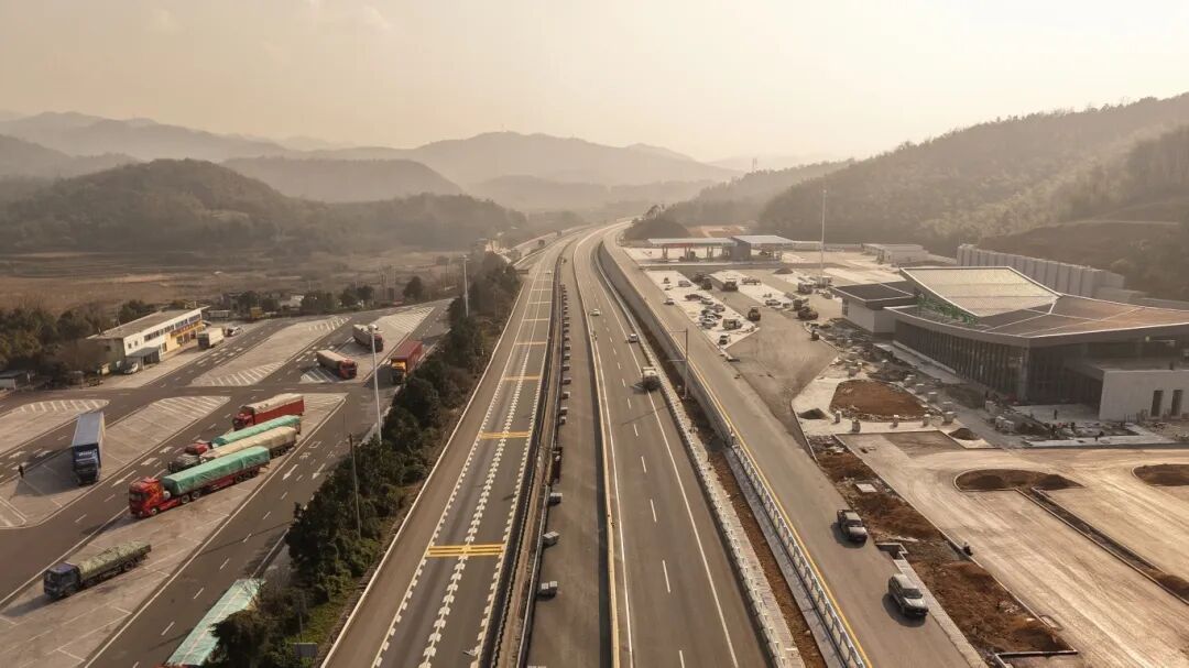 图：主线路况 （吴帆 摄）.JPG