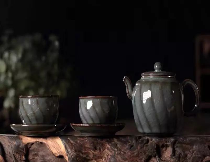 “中茶博杯”中华茶奥会茶具设计赛作品赏析（13）——《似水流年》