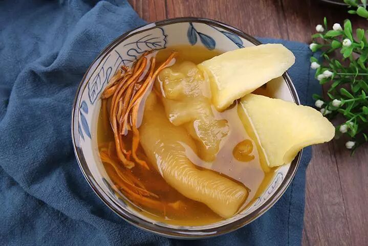 鱼胶是个宝，对女人尤其好，还有很多人不会吃，都来看看吧！