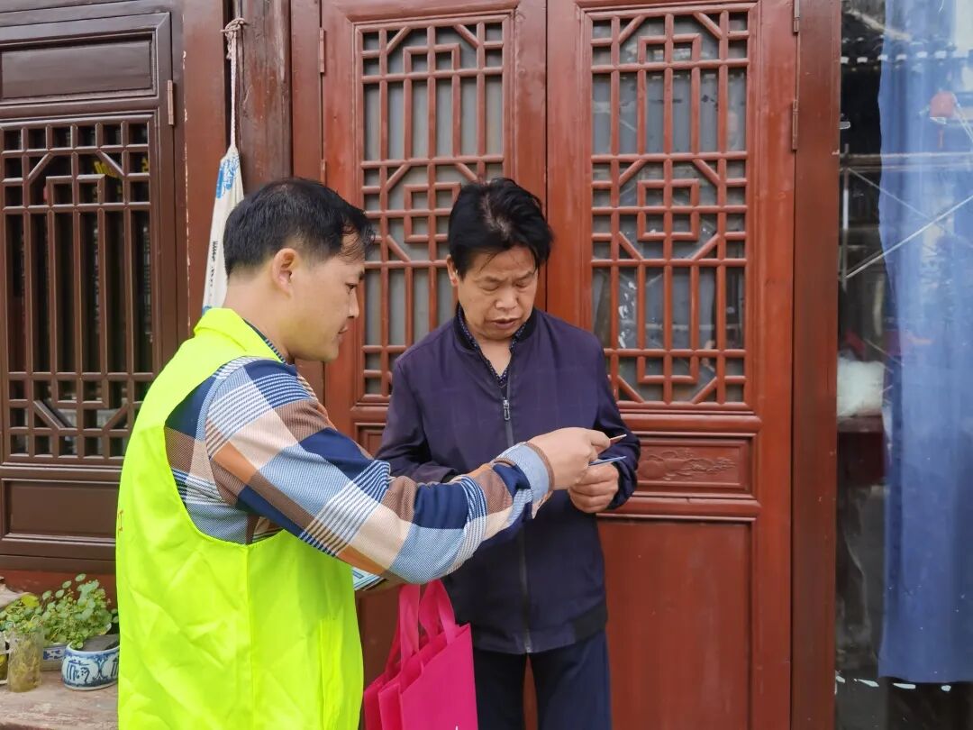 团碧江区委开展“4·15”全民国家安全日宣传活动