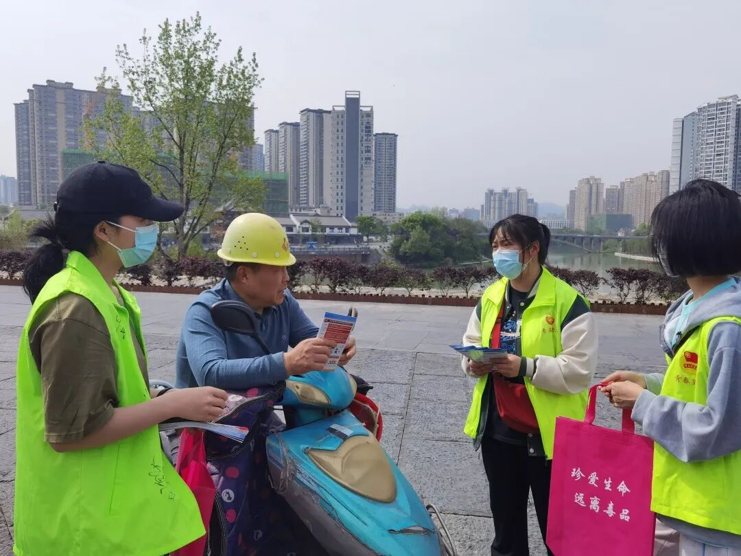 团碧江区委开展“4·15”全民国家安全日宣传活动