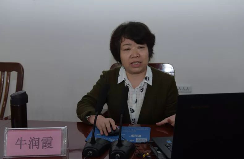 城固县举行领导干部脱贫攻坚专题培训班