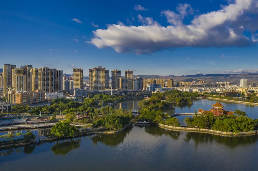 蒙自受房车自驾游一族青睐_蒙自网-蒙自市综合性新闻门户网站