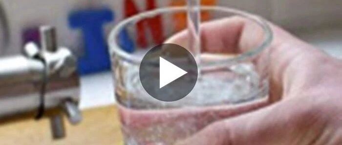 这样喝水太伤肾，医生从不这样做