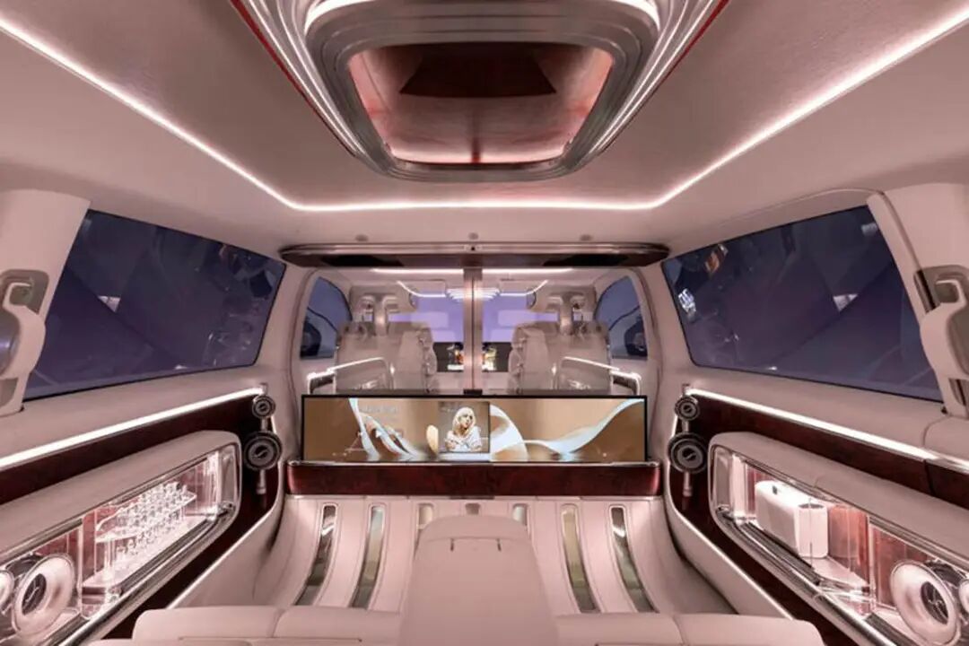 2025上海车展：汽车与科技共舞，中国品牌与海外巨头互换赛道