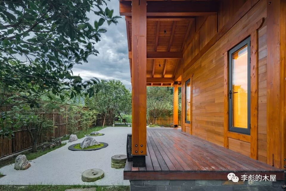 这家木屋度假酒店 告诉你为什么要用木结构