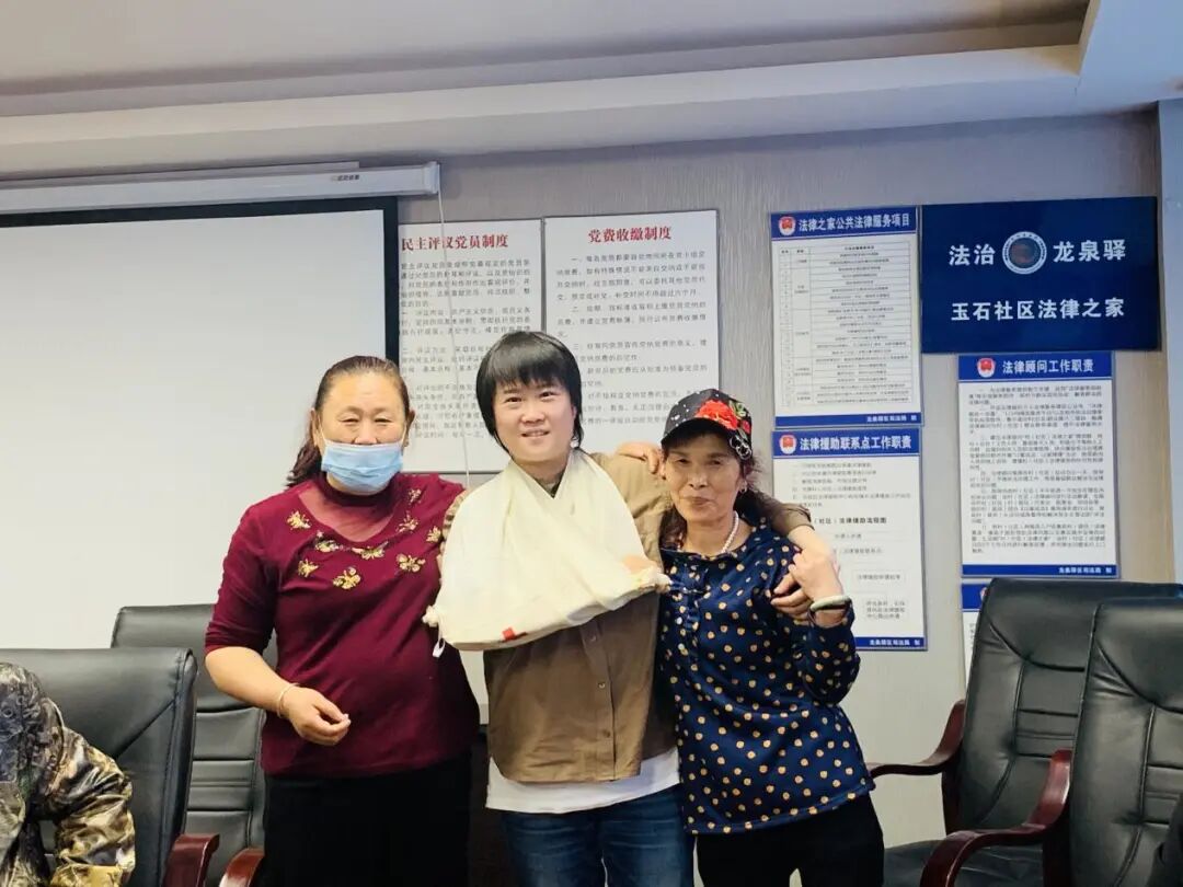 担架怎么用用简易担架运送伤员的技能你能得几分？丨在大面_https://www.jmylbn.com_新闻资讯_第10张