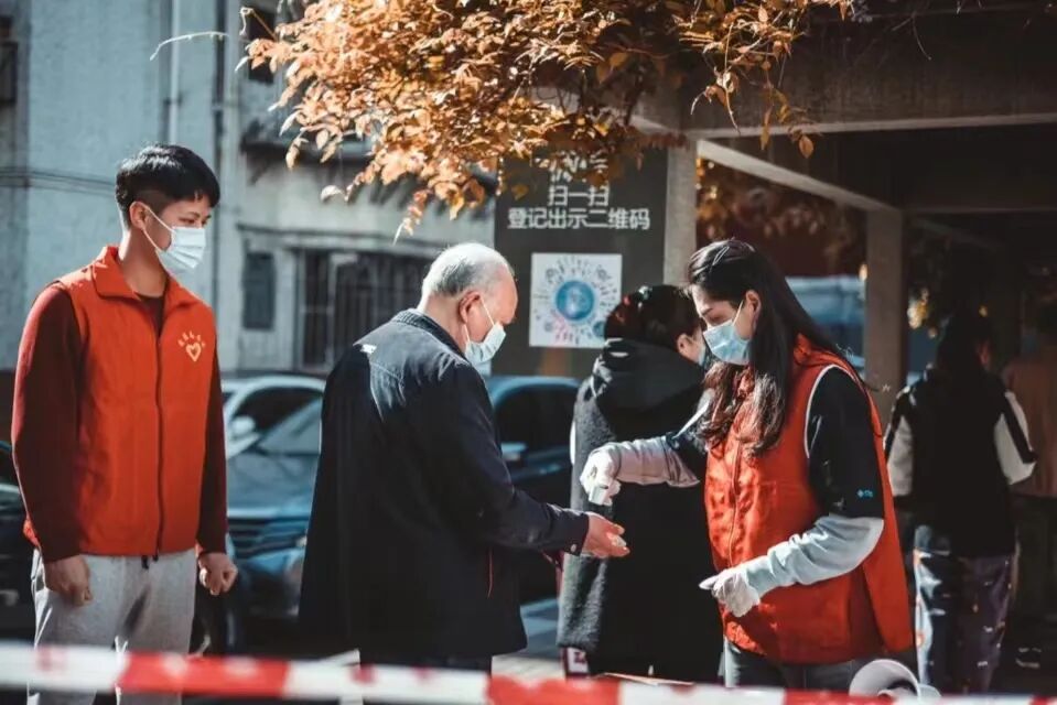 撕掉标签！做不被定义的零零后！