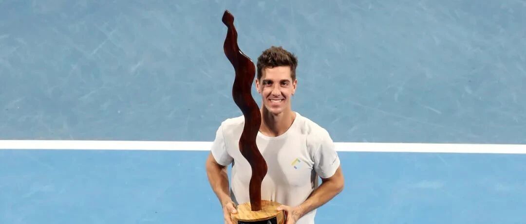 ATP冠军 | 科基纳吉斯夺生涯首冠 卡拉采夫战胜穆雷夺冠