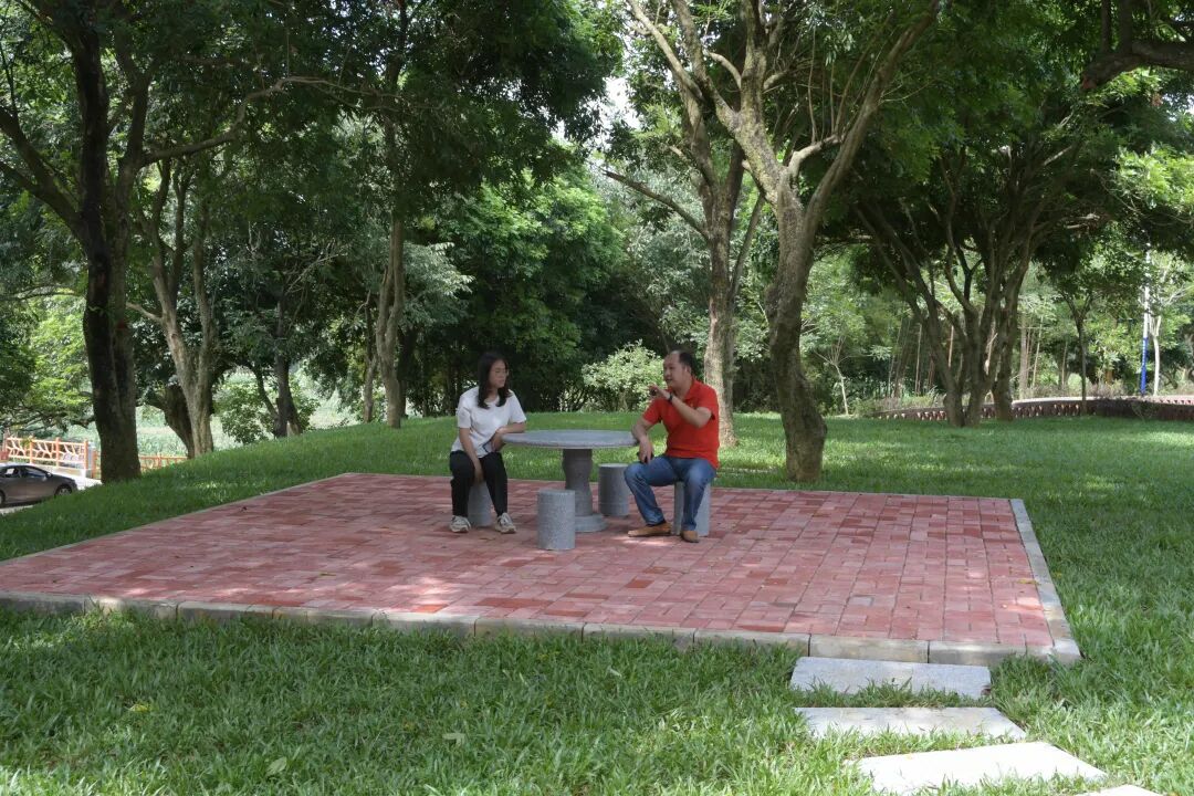 资源,利用独特的山水景观,历史遗迹等,打造具有特色的乡村旅游景点