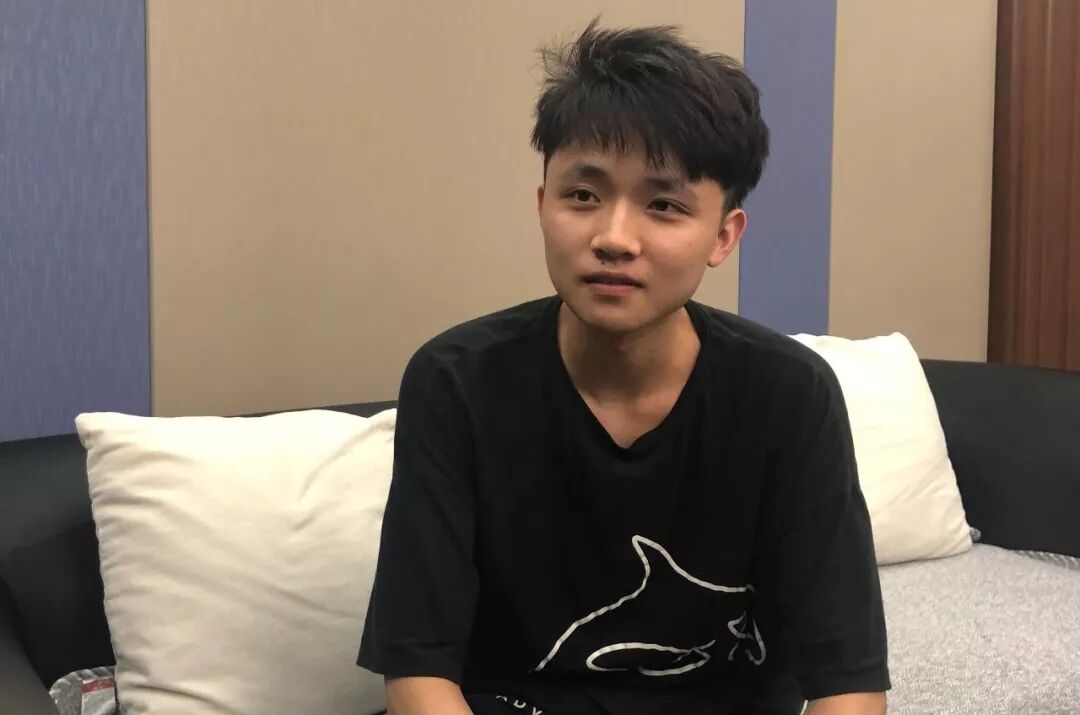 高考考滿分的女孩_高考打滿分的人有哪些_高考700分?jǐn)?shù)學(xué)滿分男孩稱愛打游戲