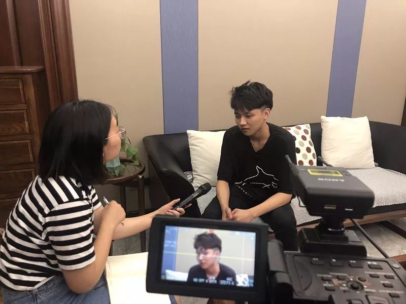 高考考滿分的女孩_高考打滿分的人有哪些_高考700分?jǐn)?shù)學(xué)滿分男孩稱愛打游戲