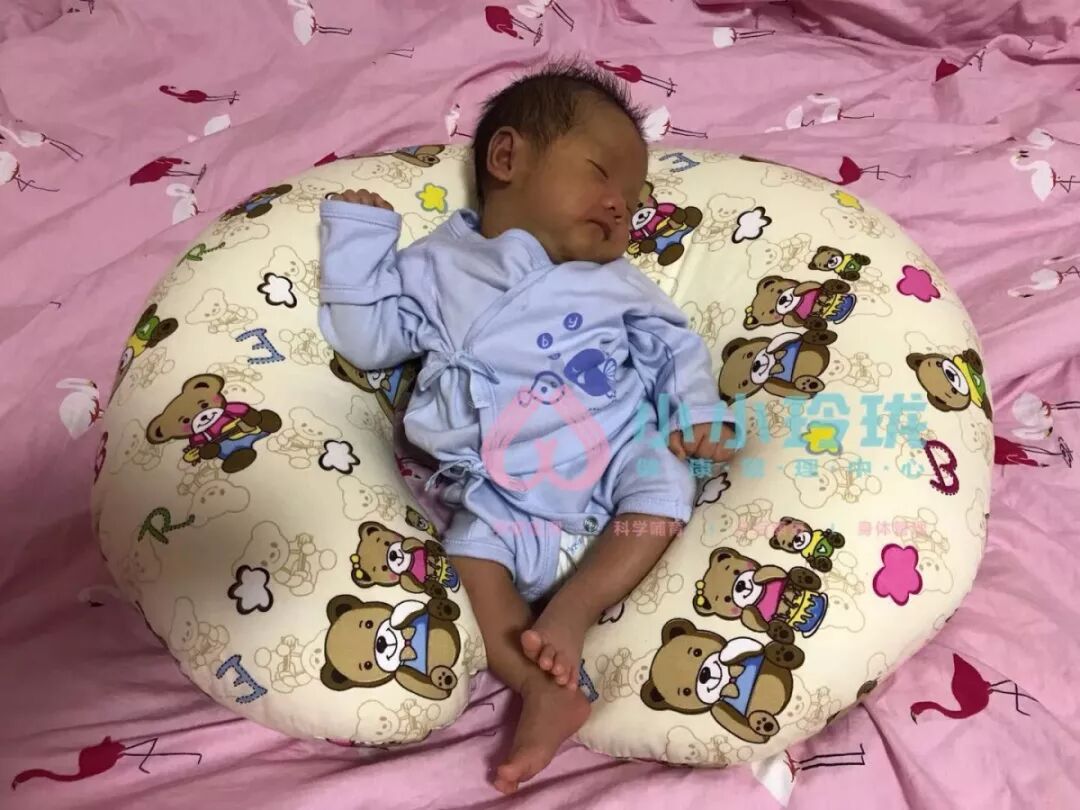 新手媽媽怎麼餵奶姿勢都不舒服？|哺乳枕 親子 第19張