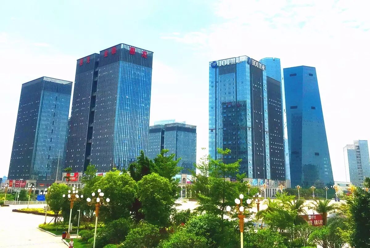 集美海沧海关钟楼厦门中心大厦海沧新城海沧大桥厦门 · 海沧厦门