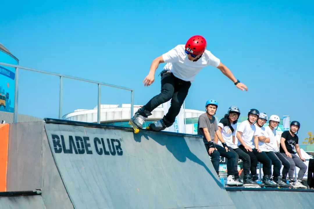 极限运动大赛暨中国极限轮滑联赛·湖州站"在湖州市月亮广场盛大开幕