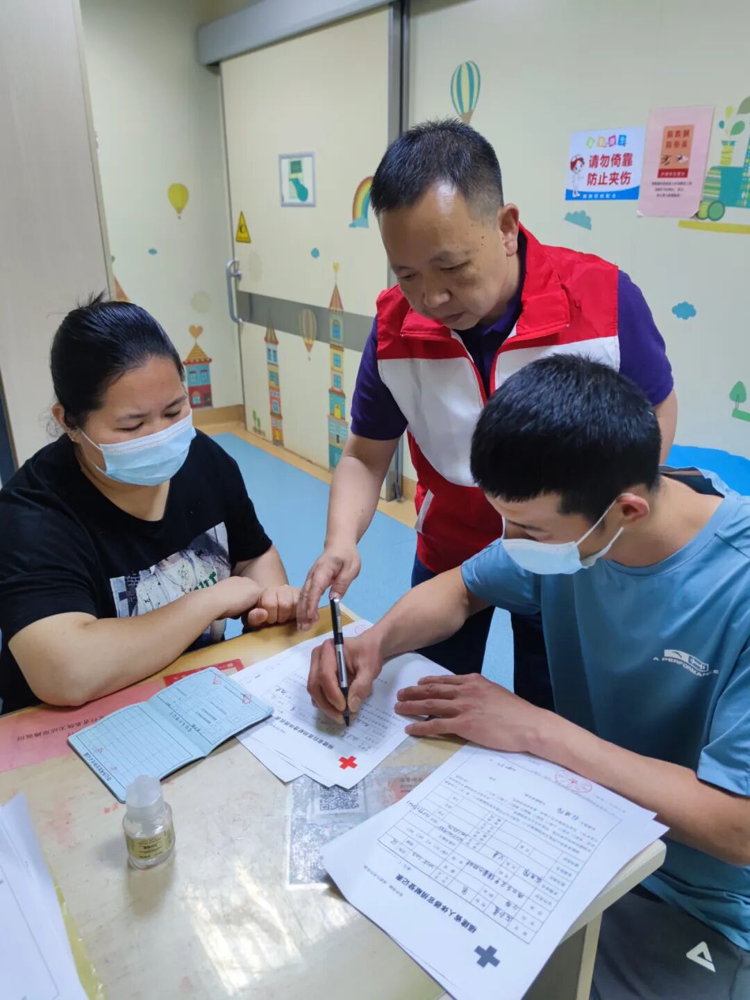 泉州9岁男孩不幸离世 父母忍痛捐献遗体和眼角膜