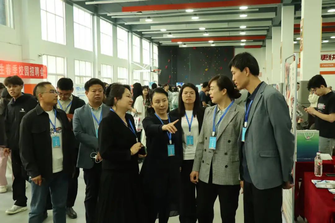 招聘会简历模板_招聘会心得体会_招聘会