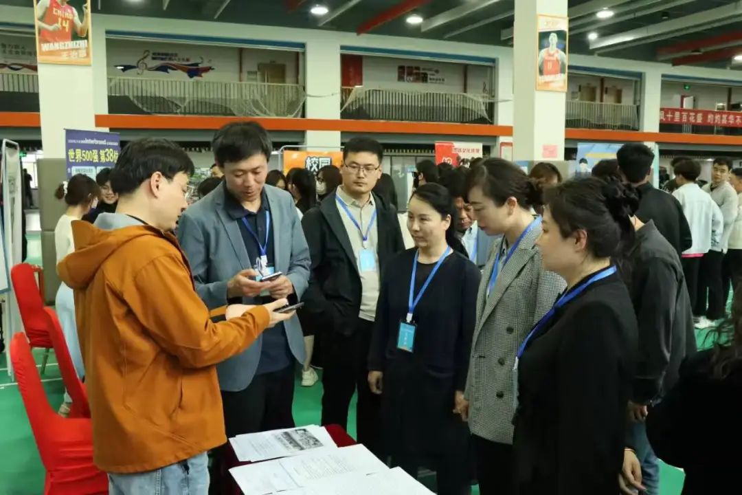 招聘会简历模板_招聘会心得体会_招聘会